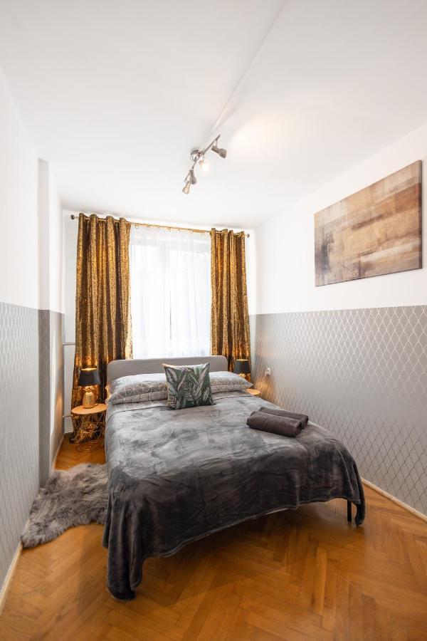 Clicktheflat Stawki Apart Rooms ワルシャワ エクステリア 写真