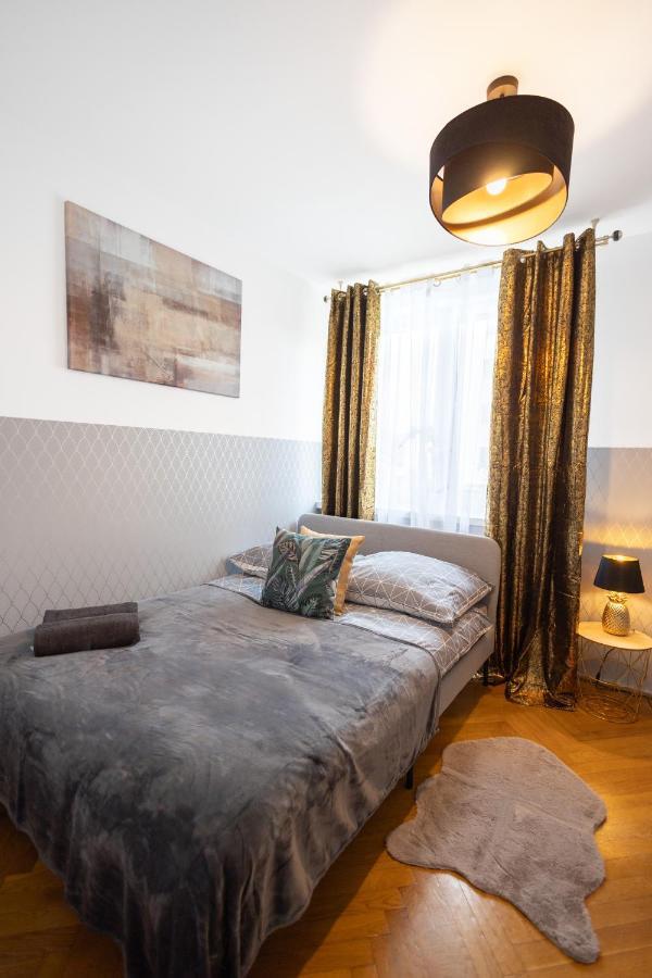 Clicktheflat Stawki Apart Rooms ワルシャワ エクステリア 写真