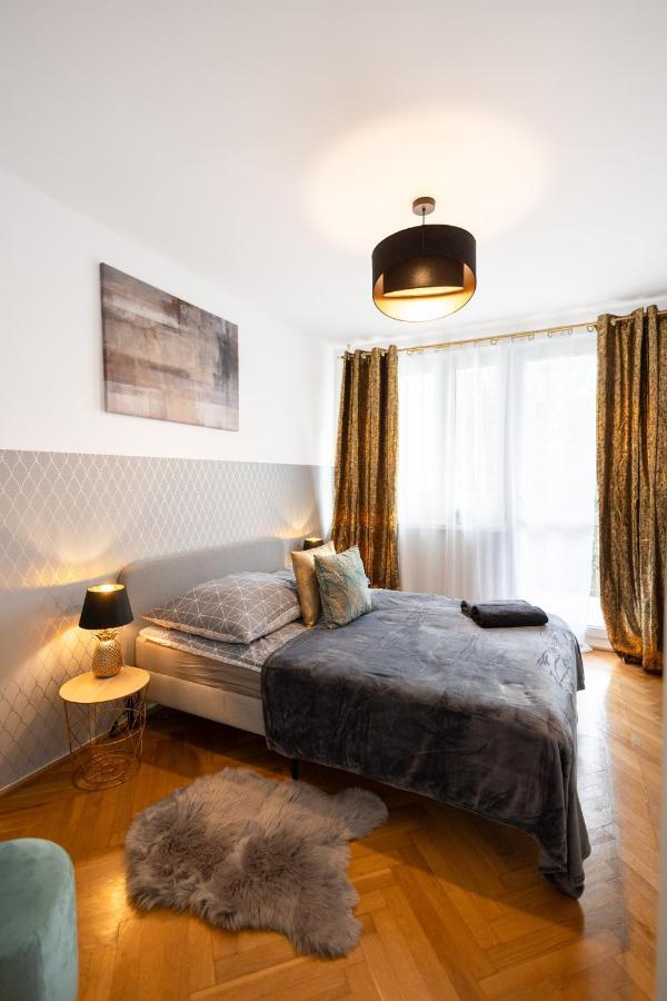 Clicktheflat Stawki Apart Rooms ワルシャワ エクステリア 写真
